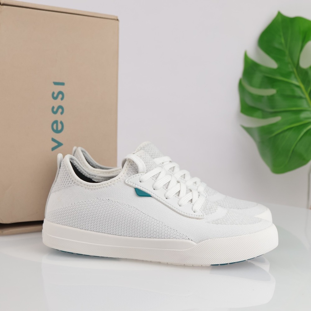 Vessi Womens Weekend‎ Sneakers Size 8 Waterproof White Knit Lace Up Comfort Shoe